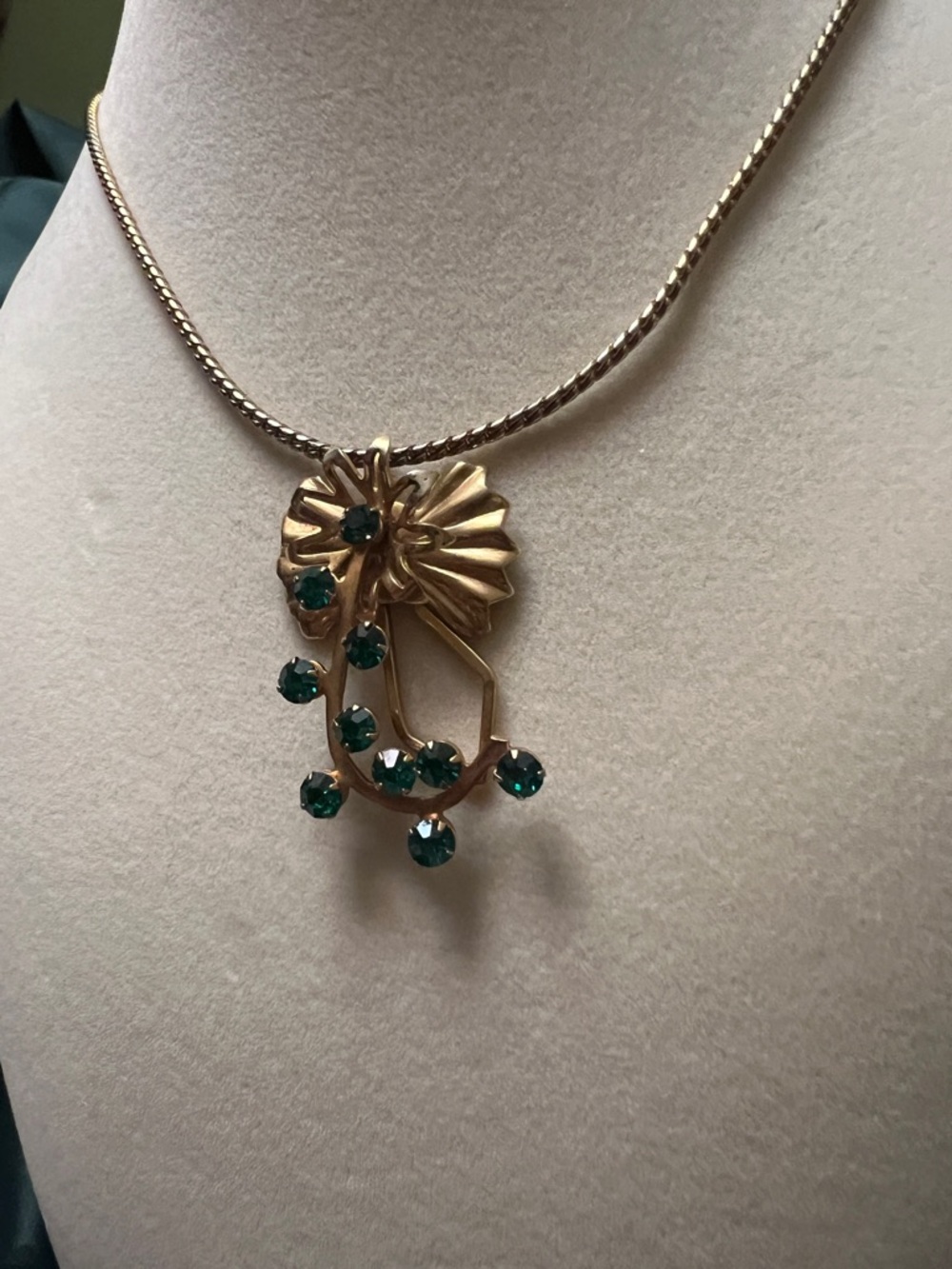 Vintage Gold Floral Pendant Necklace with Emerald Green Crystals